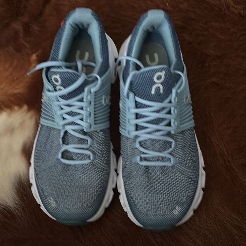 On Running On Cloudswift Snickers Casual in Sky/ Azul Size 7.5 - Picture 3 of 8
